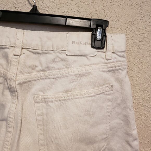 Pull&Bear Slim Denim Fit Mom Raw Hem Jean, Women's Size 8 - White - Picture 9 of 11